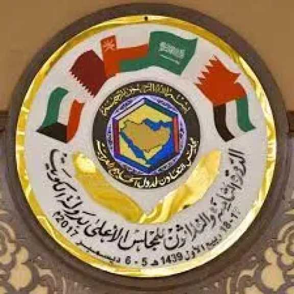 اخبار-اليمن-الان-|-لماذا-تقدم-الخليج-وتحطّم-اليمن؟-جواب-صادم-من-كاتب-يمني-لا-يُمكن-تجاهله