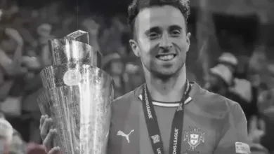 حزن-وبكاء-محمد-صلاح-مع-جماهير-ليفربول-بعد-المباراة-بسبب-دييجو-جوتا