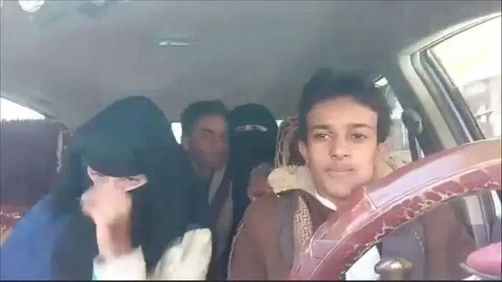 اخبار-اليمن-الان-|-”فيديو-أشعل-غضب-اليمنيين…-والصدمة-الكبرى:-لم-يكن-سوى-مقلب-بين-أصدقاء!”