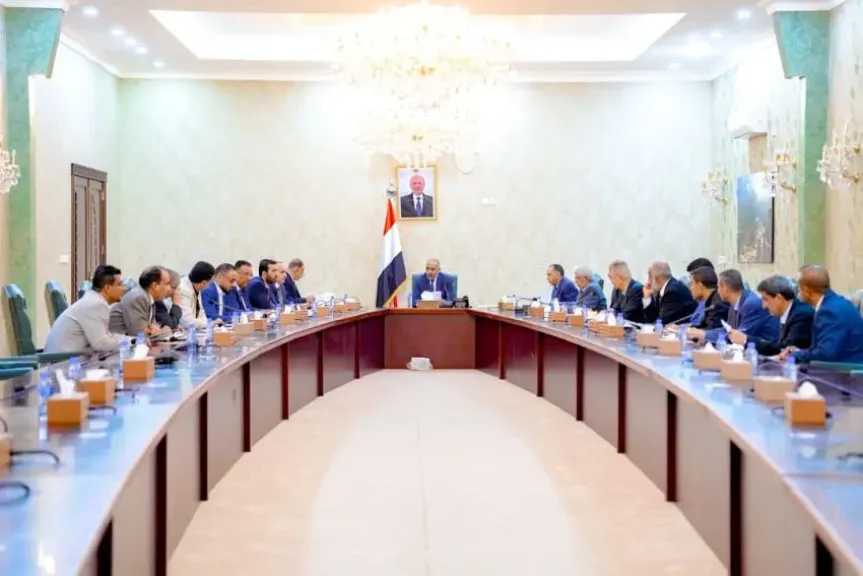 اخبار-اليمن-الان-|-عيدروس-الزبيدي-يراس-اجتماعا-للجنة-الإيرادات-السيادية-للجمهورية-اليمنية