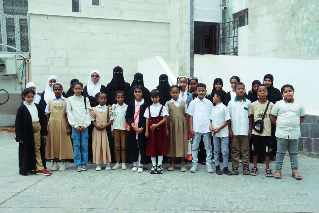 اخبار-حضرموت-|-انتقالي-حضرموت-ينظم-زيارة-تعريفية-لطلاب-المخيم-الصيفي-إلى-إذاعة-المكلا