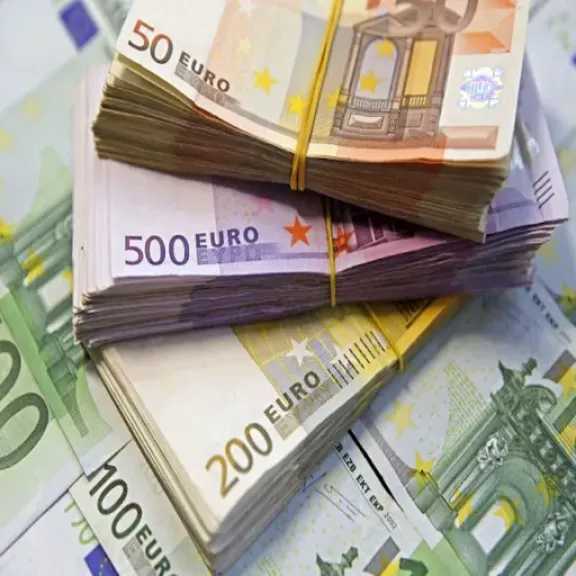 أسعار-اليورو-مقابل-الجنيه-المصري-بداية-تعاملات-اليوم-الثلاثاء-19-–-8-2025