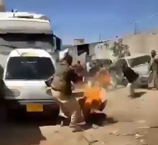 اخبار-اليمن-الان-|-احرق-نفسه-بسبب-ظلم-الحوثي،…-تاجر-يمني-يختصر-مأساة-وطن-تحت-بطش-الحوثيين