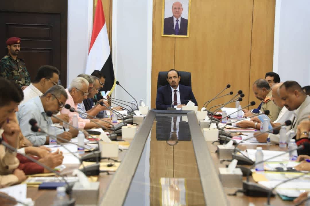 اخبار-حضرموت-|-اجتماعٌ-للمكتب-التنفيذي-بـ-#حضرموت-يقف-أمام-نتائج-نزولات-لجنة-ضبط-#الأسعار-والحالة-المدارية-ونشاط-عدد-من-المكاتب-والمرافق-الخدمية
