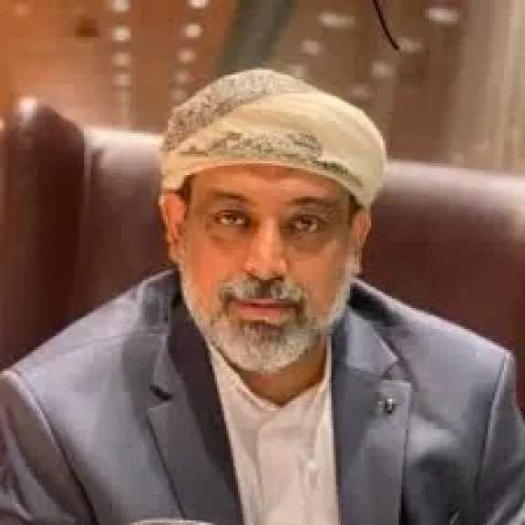 اخبار-اليمن-الان-|-”الحوثي-يدّعي-المقاومة-لكنه-يأكل-الشعب!”.-سياسي-مقرب-من-المليشيات-يفجر-الفضيحة-الكبرى