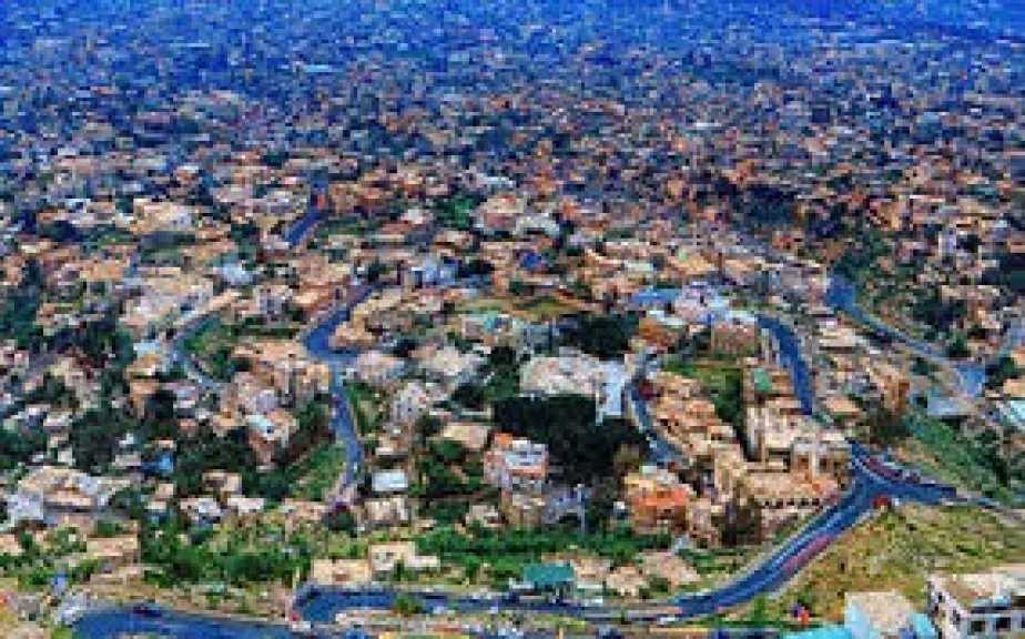 اخبار-اليمن-الان-|-”ينزف-من-عينيه-ويغطي-جسده-تقرحات-نارية.-مرض-غامض-يحول-حياة-يمني-من-تعز-إلى-كابوس-دموي!”