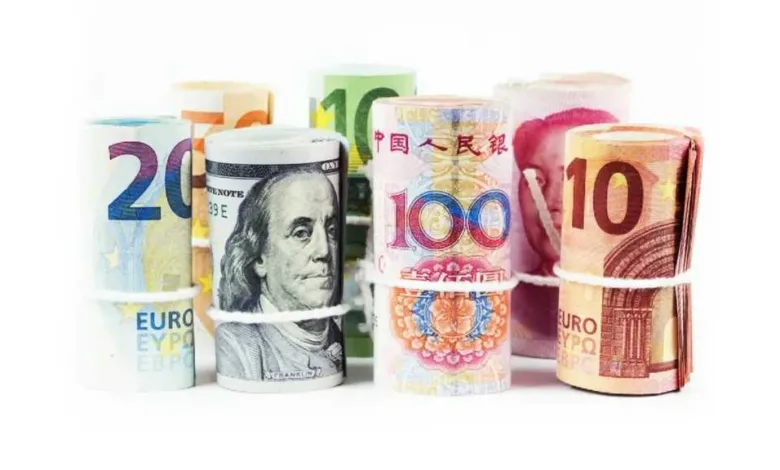 أسعار-العملات-الأجنبية-مقابل-الجنيه-المصري-بداية-تعاملات-اليوم-الجمعة-22-–-8-2025