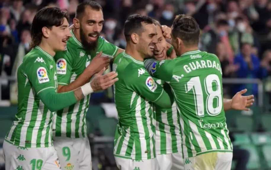 يلاشوت-بلس.-بث-مباشر-مباراة-ريال-بيتيس-وألافيس-اليوم-في-الدوري-الإسباني-2025-”لا-ليغا”