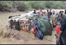 اخبار-اليمن-الان-|-السيول-تجرف-سيارة-قات-في-طريقها-إلى-عدن-ووفاة-شخص-وإنقاذ-آخرين