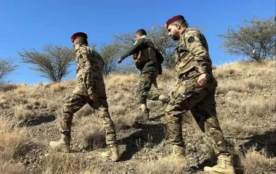 اخبار-اليمن-الان-|-محور-تعز-يفجر-مفاجأة-بشأن-رواتب-الجنود-والضباط-والمخصصات-الأساسية-لمنتسبيه