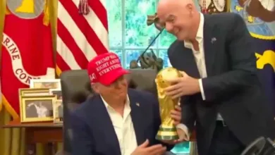”من-ميسي-إلى-ترامب:-رحلة-مجسم-كأس-العالم-تُثير-ضجة-في-البيت-الأبيض”