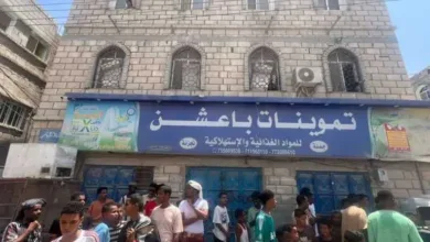 اخبار-اليمن-الان-|-في-خطوة-استباقية-لحماية-الجيب-والصحة.-نيابة-الصناعة-والتجارة-تُعيد-ضبط-إيقاع-السوق-في-المكلا