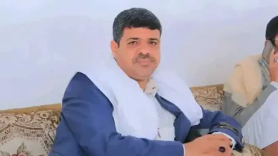 اخبار-اليمن-الان-|-قيادي-حوثي-يتوعد-مواطنًا-بالسحل-واقتحام-منزله-بتهمة-إدارة-حسابات-على-فيسبوك-(فيديو)