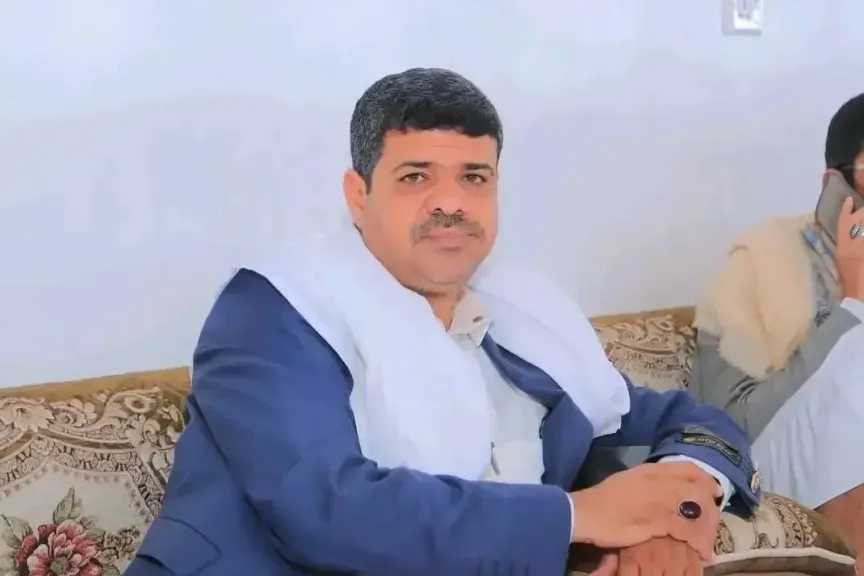 اخبار-اليمن-الان-|-قيادي-حوثي-يتوعد-مواطنًا-بالسحل-واقتحام-منزله-بتهمة-إدارة-حسابات-على-فيسبوك-(فيديو)