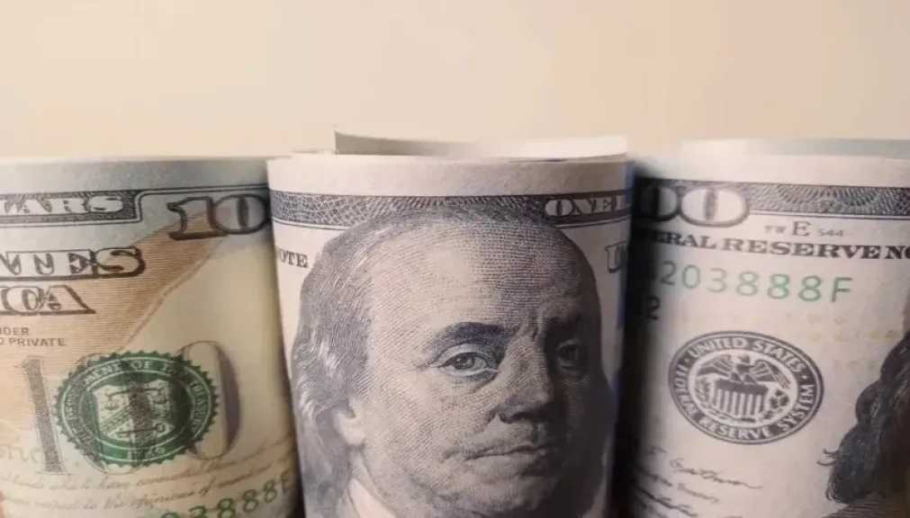 هبوط-مفاجئ.-أسعار-الدولار-الأمريكي-مقابل-الجنيه-المصري-بداية-تعاملات-اليوم-الأربعاء-27-–-8-2025