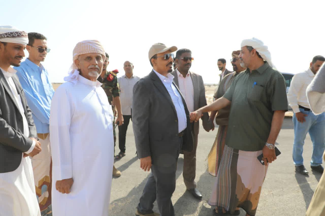 اخبار-حضرموت-|-محافظ-#حضرموت-يتفقد-أضرار-#السيول-ومستوى-إنجاز-طريق-“عمد-–-الضليعة”-بنسبة-94%-ويوجه-بسرعة-استكمال-الطريق-الحيوي