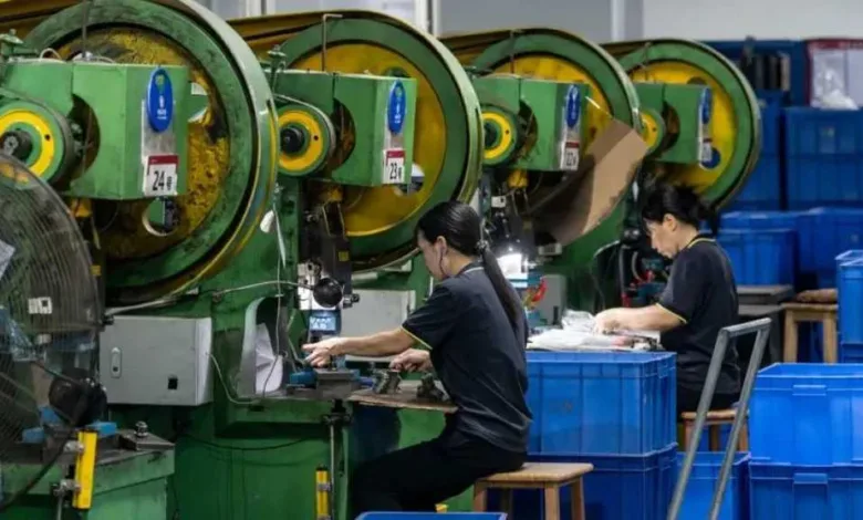 ضعف-أداء-المصانع-الصينية-يستمر-رغم-تعليق-الرسوم-الجمركية-الأميركية