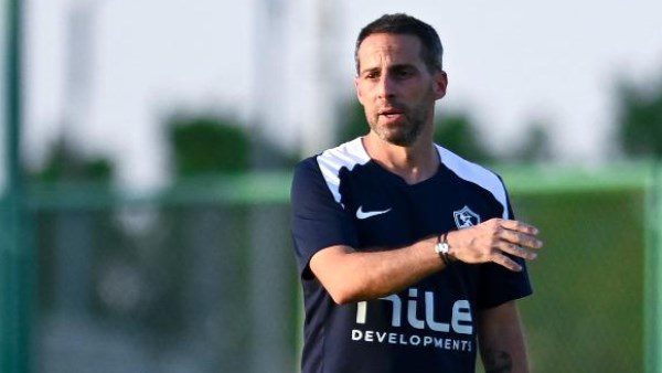 فيريرا يطالب لاعب الزمالك بالهدوء والإلتزام بالتعليمات.. طالع التفاصيل