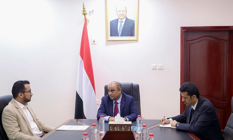 رئيس الوزراء يوجه الهيئة العامة للأراضي بمنح فرصة نهائية للمستثمرين غير الملتزمين او سحب الأراضي الممنوحة لهم