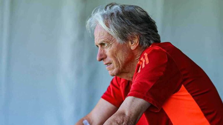 رغم رحيله.. مانشستر يونايتد ينفذ