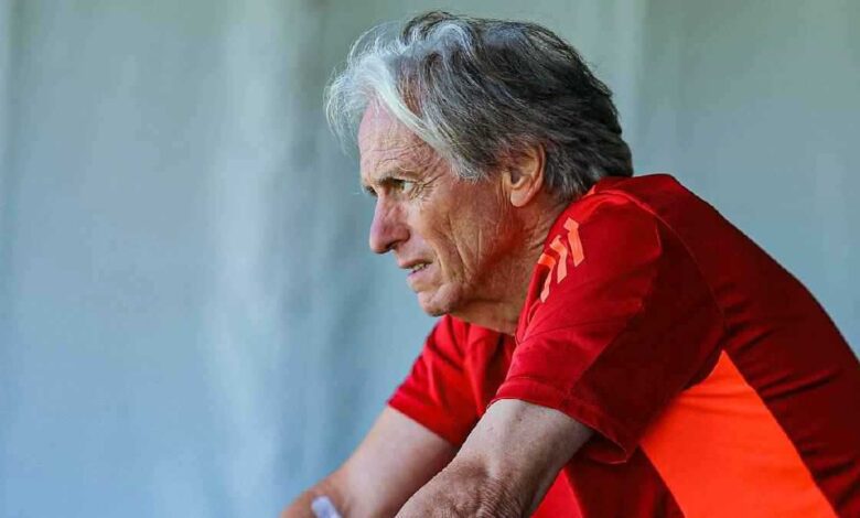 رغم رحيله.. مانشستر يونايتد ينفذ