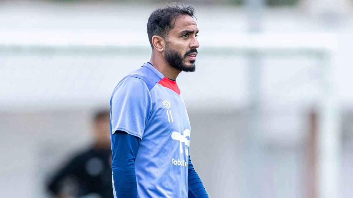 الأفريقي التونسي يقدّم عرضاً أخيراً إلى أيمن الحرزي