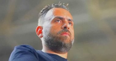 جون إدوارد يرفض الجلوس على دكة الزمالك ويختار متابعة المباريات من المدرجات