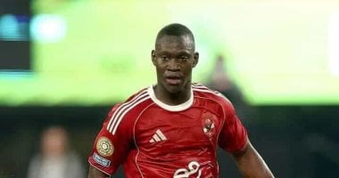 أليو ديانج يستفسر من مدرب الأهلى عن أسباب الغياب أمام مودرن سبورت