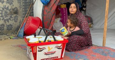 قوافل الخير المصرية تواصل دخول غزة.. القاهرة تدفع بـ 3 آلاف طن من السلع الأساسية اللازمة للفلسطينيين.. توزع الحليب على أطفال القطاع.. والوسطاء وأمريكا يمارسون ضغوطات على حماس وإسرائيل لتفعيل المفاوضات