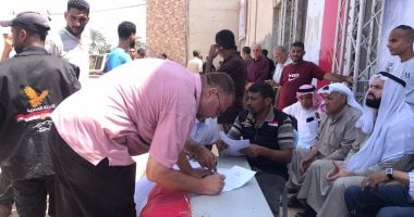 اللجنة المصرية توزع آلاف الطرود الغذائية على سكان غزة.. عشائر القطاع: نشكر الرئيس السيسى على دعم القضية الفلسطينية.. القاهرة تدفع بمئات الأطنان للتخفيف عن النازحين.. وإسرائيل تكشف خطتها العسكرية.. فيديو وصور