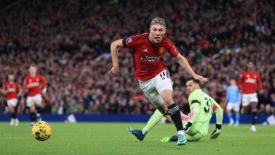 سكاي: نقطة خلاف بين ميلان ومانشستر يونايتد في صفقة هويلاند