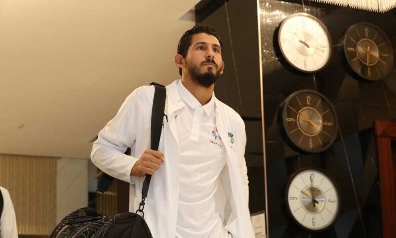 التشكيل - حجازي ولاكازيت يقودان نيوم أمام أهلي جدة.. ومحرز أساسي