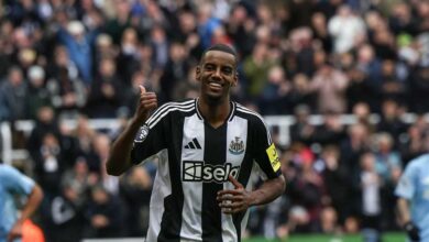 سكاي سبورتس: نيوكاسل يفتح الباب لرحيل إيزاك إلى ليفربول