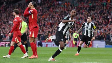 مدرب نيوكاسل يكشف تطورات موقف إيزاك