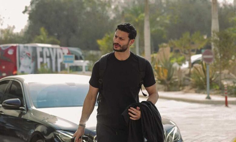 اتحاد الكرة والأهلي وحسام وإبراهيم ينعون والد محمد الشناوي