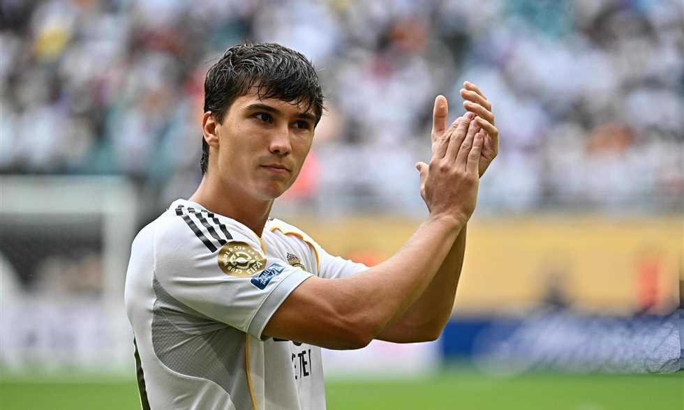 جونزالو جارسيا يمدد تعاقده مع ريال مدريد