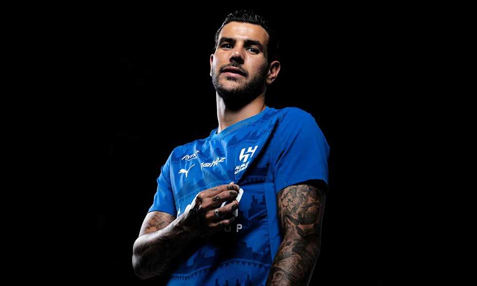 دوري أبطال أوروبا يحرم الهلال من ثيو هيرنانديز أمام الرياض