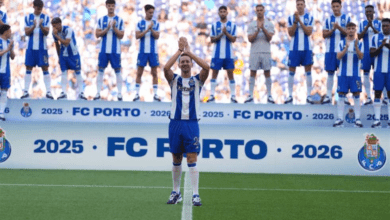بورتو يعلن ضم لوك دي يونج