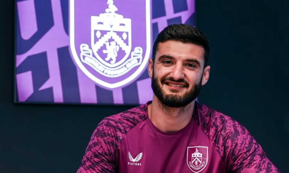 الدقيقة = 49 ألف يورو؟ بيرنلي يعلن ضم برويا من تشيلسي