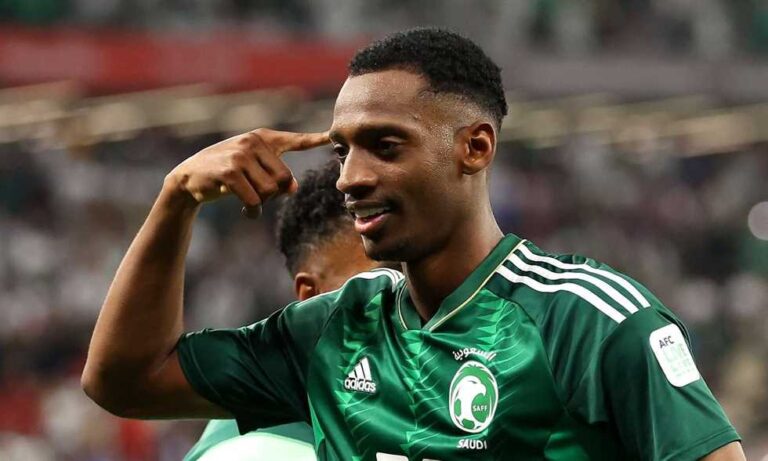 الشرق الأوسط: مهاجم الهلال السعودي على أعتاب الدوري الفرنسي