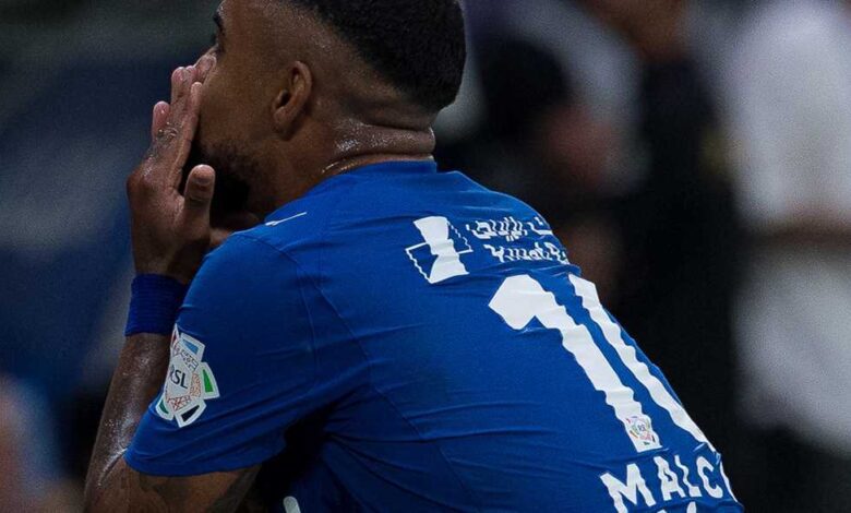 ثنائية من صناعة الدوسري.. الهلال يستهل موسمه بالفوز الرياض ويحطم أرقاما جديدة