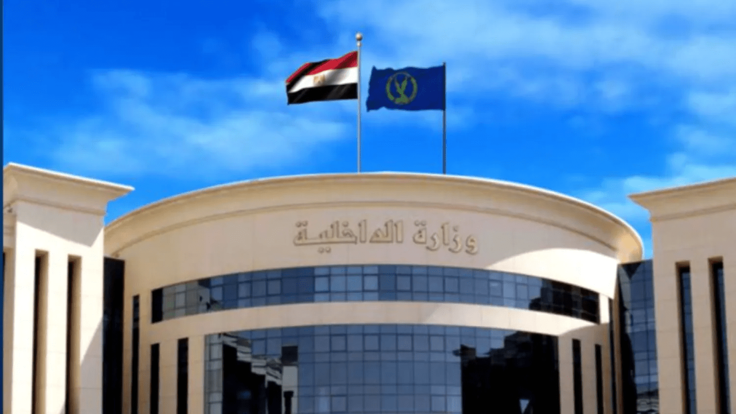 بعد شائعة وفاته.. وليد توفيق يكشف عن حالته الصحية (فيديو)