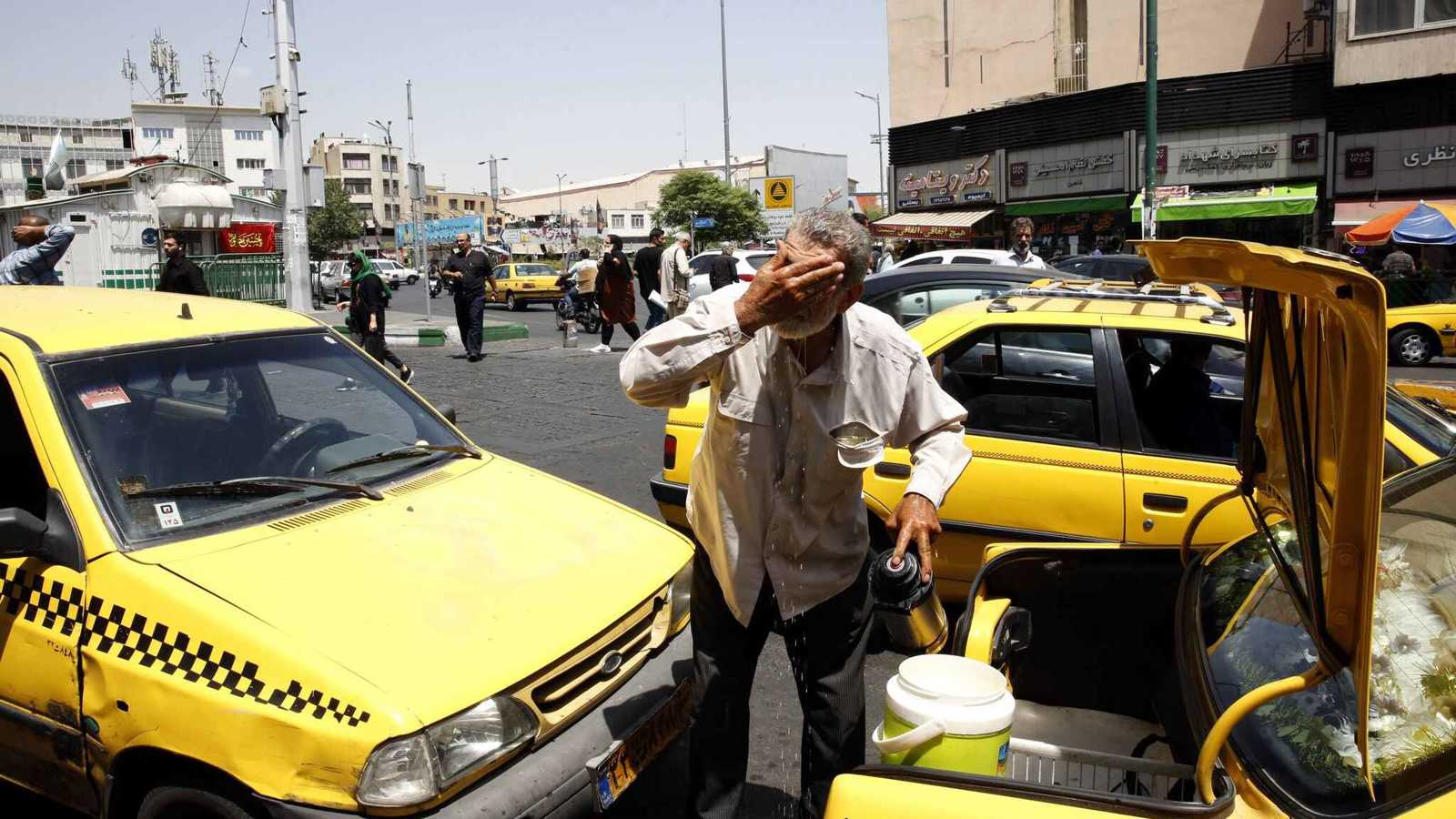 اكتشاف بنية كونية هائلة بكتلة 200 كوادريليون شمس