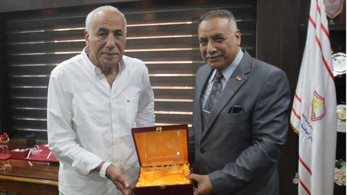 برشلونة سيسمح بخروجه.. هل يكون ليفاندوفسكي مفاجأة الميركاتو السعودي؟