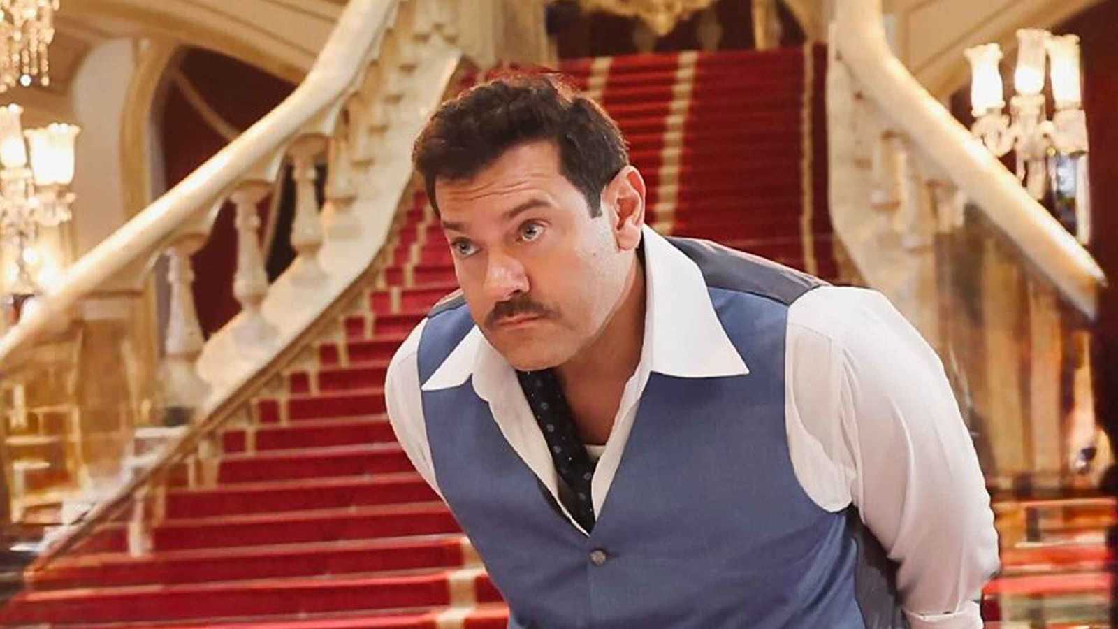 سائقو الأجرة في قندهار يواجهون الحرّ بأساليب ذكية (فيديو)