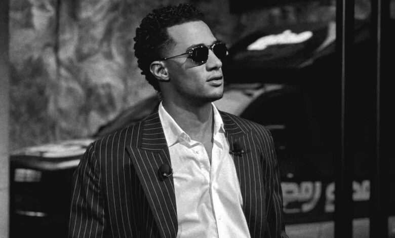 محمد رمضان يخضع للتحقيق بتهمة إهانة العملة المصرية في كوتشيلا