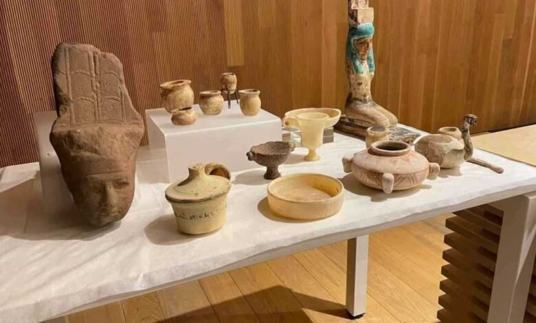 مصر تستعيد 13 قطعة أثرية مهربة من بريطانيا وألمانيا