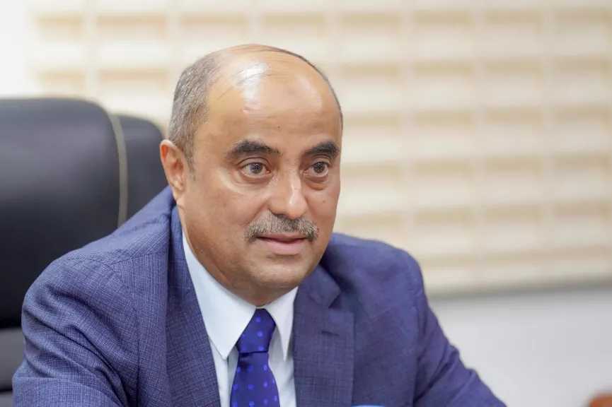 اخبار-اليمن-الان-|-عاجل-|-رئيس-الوزراء-من-عدن-يتوعد-التجار-والمستوردين:-”اخفضوا-الأسعار-الآن-فورًا.-أو-واجهوا-الدولة-والمواطن-معًا!”