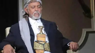 اخبار-اليمن-الان-|-بعد-وصوله-المفاجئ-إلى-صنعاء.-قيادي-عسكري-يتهم-ثلاثة-مسؤولين-في-الشرعية-بالإفراج-عن-الحوثي-الزايدي