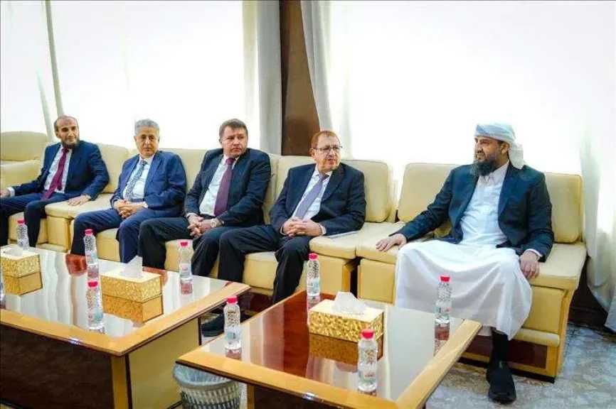 اخبار-اليمن-الان-|-الزُبيدي-يوجّه-بفتح-المحاكم-في-عدن-فورًا-ويدعو-إلى-استئناف-العمل-القضائي-لخدمة-المواطنين